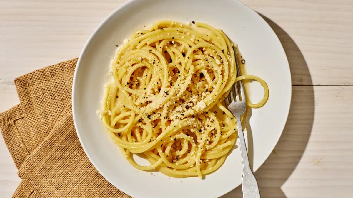 Cacio e pepe, image from Bon Appétit