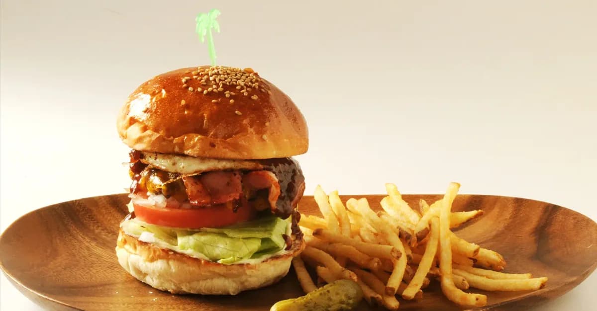 Island Burgers · Yotsuya, image from Island Burgers
